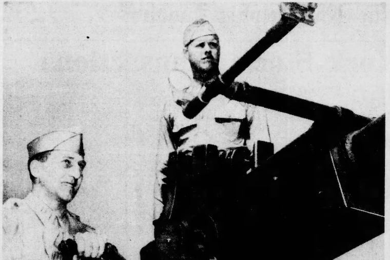 Eagles owner Alexis Thompson receives instruction at an anti-aircraft artillery training facility at Camp Davis in Holly Ridge, N.C., in 1943.