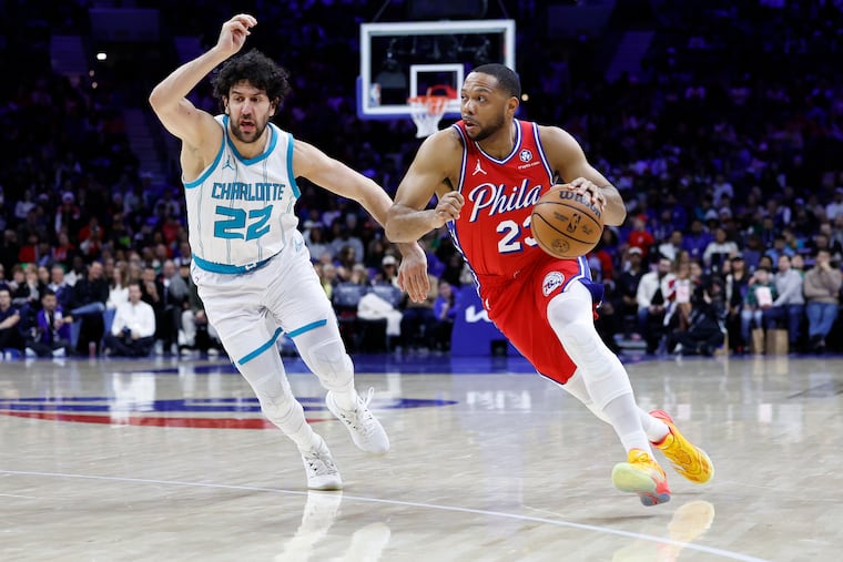Sixers guard Eric Gordon is back on a one-year, veteran minimum deal.